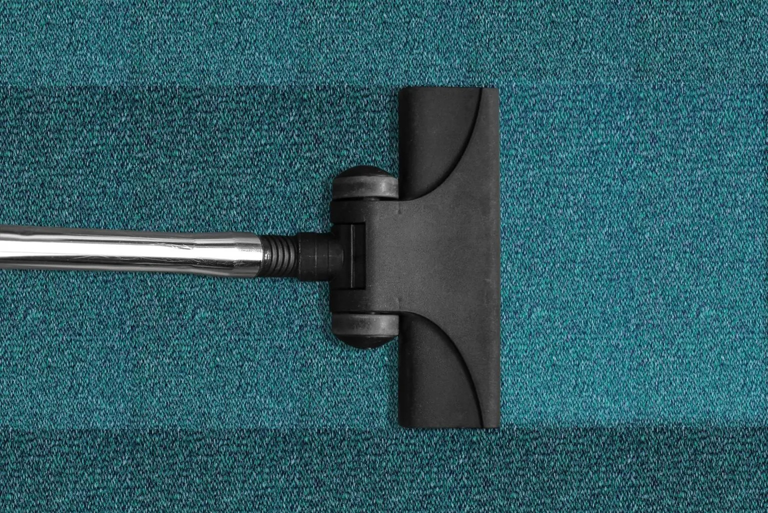 vacuum-cleaner-268179_1920-1536×1025 vacuum cleaning commercial carpet